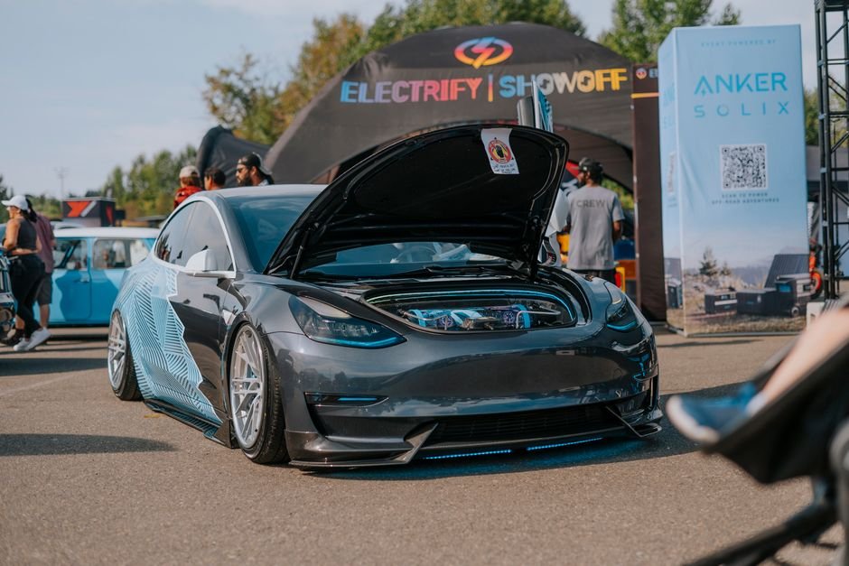 California's EV Powerhouse: How Lucid Air Set a World Record for Electric Range
