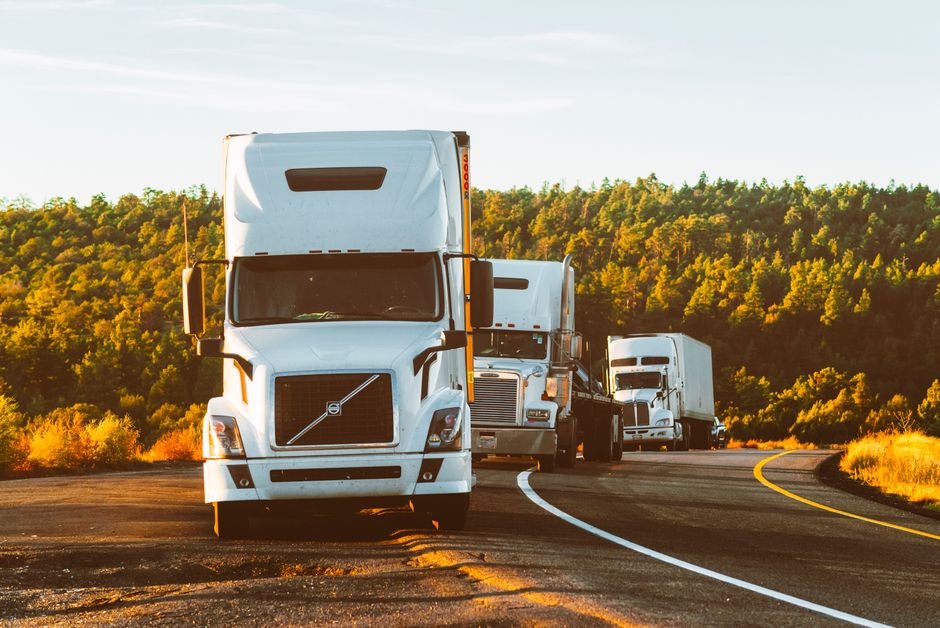 American vs. European Trucks: Unpacking the Design Secrets of Big Rigs on California Roads